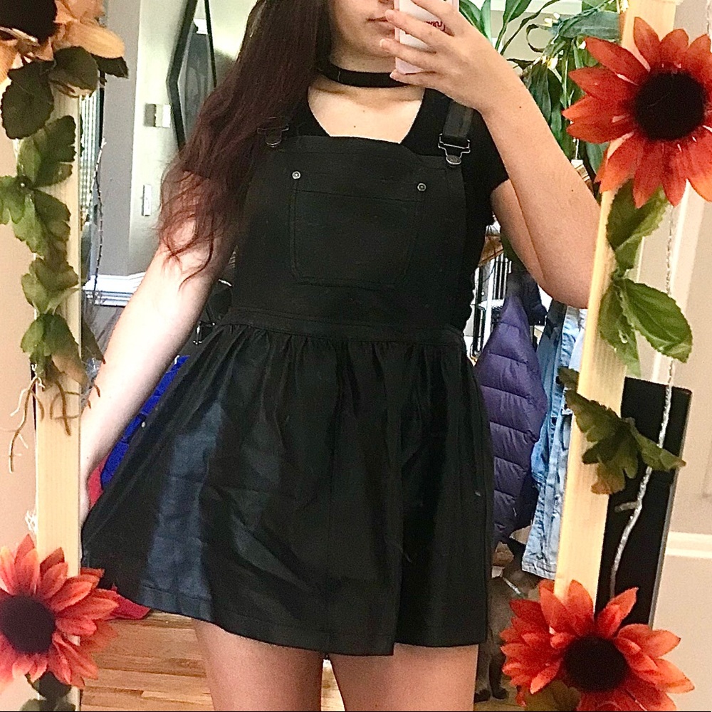 🌵Faux black leather overall skirt